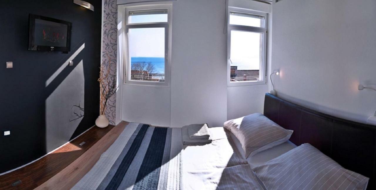 Aurora Apartment *