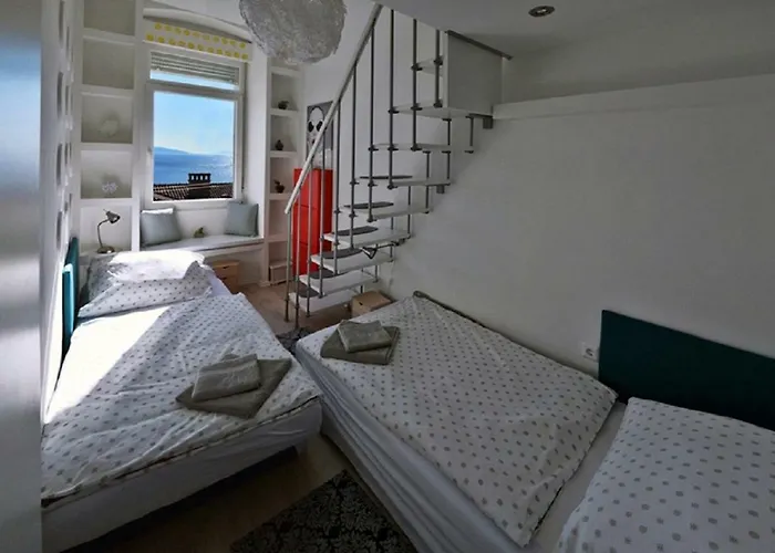 Aurora Apartment